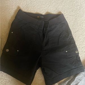 Women’s Lee Shorts -7”.Size 4 - 4 of these that were never worn. Each $15